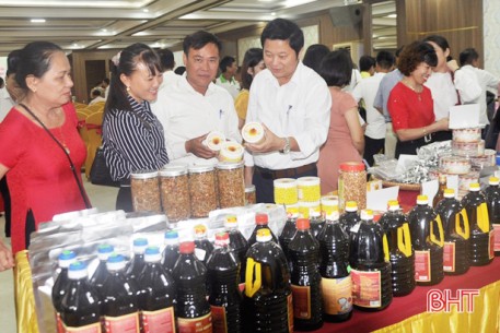 Tuyên dương 14 tập thể, 18 cá nhân thuộc khối kinh tế tập thể