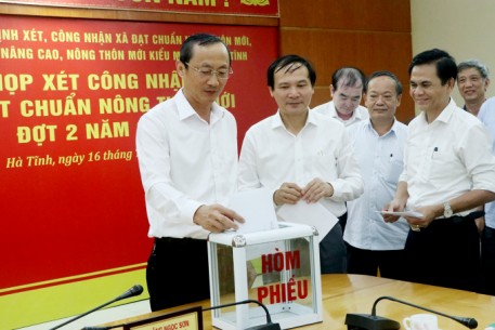 Hội đồng thẩm định tỉnh Hà Tĩnh công nhận xã Cẩm Nhượng và Cẩm Thịnh đạt chuẩn nông thôn mới đợt 2 năm 2020