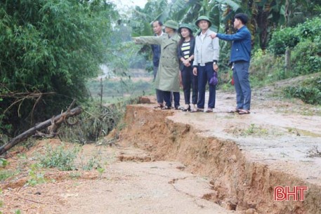 Bão số 9 gió giật mạnh, các địa phương ở Hà Tĩnh khẩn trương ứng phó