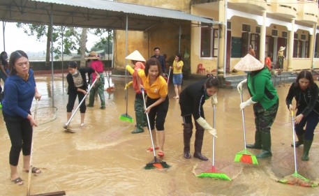 Phó Bí thư Huyện ủy Trần Hoài Đức kiểm tra, chỉ đạo công tác khắc phục sau mưa lũ