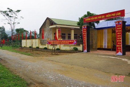 Bàn giao công trình nâng cấp điểm trường tiểu học ở xã biên giới Hà Tĩnh
