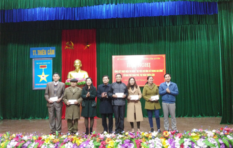 Tổ chức hội nghị tổng kết mô hình thí điểm “Bộ tiêu chí ứng xử trong gia đình” tại tổ dân phố Trần Phú, thị trấn Thiên Cầm, huyện Cẩm Xuyên
