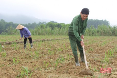 Làng sản xuất mật mía trên 50 năm tuổi ở Hà Tĩnh rộn ràng vào vụ mới