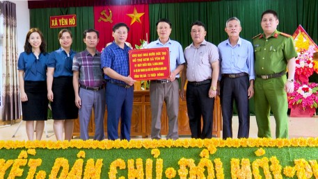 Kho bạc huyện hỗ trợ Liên Minh và Yên Hồ xây dựng NTM nâng cao