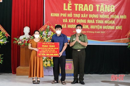 Công an Hà Tĩnh hỗ trợ Hương Lâm 900 triệu đồng xây dựng nông thôn mới