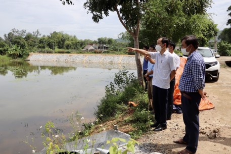 Lãnh đạo huyện Vũ Quang kiểm tra, khảo sát các công trình được đề xuất hỗ trợ kinh phí từ tiền thưởng huyện NTM.