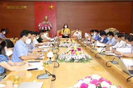 BTV Huyện ủy Vũ Quang ( Hà Tĩnh): Đánh giá kết quả lãnh đạo phát triển KT-VHXH, QP-AN, công tác xây dựng Đảng quý 3.