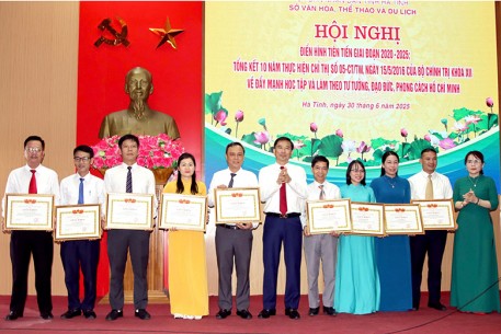 Vinh danh điển hình học tập và làm theo tư tưởng, đạo đức, phong cách Hồ Chí Minh
