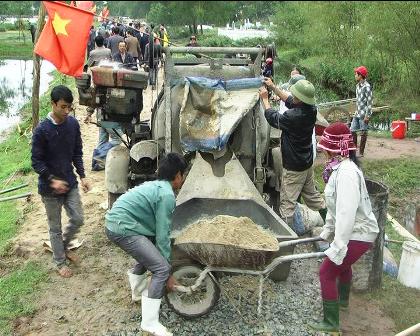 Huyện Cẩm Xuyên: Phát động phong trào làm GTNT năm 2013