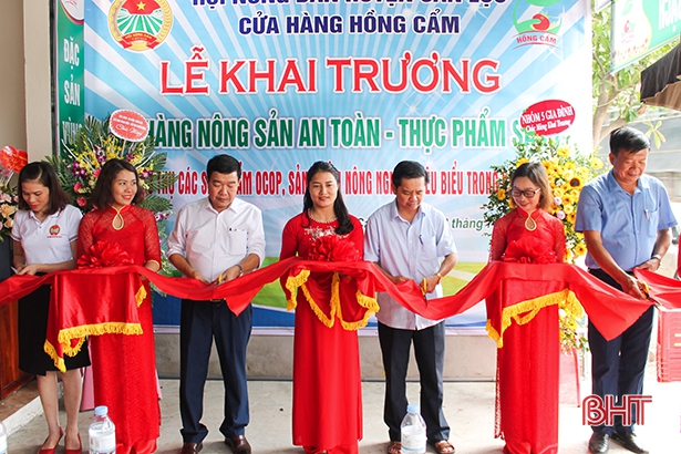 Cửa hàng sản phẩm OCOP đầu tiên ở Can Lộc đi vào hoạt động