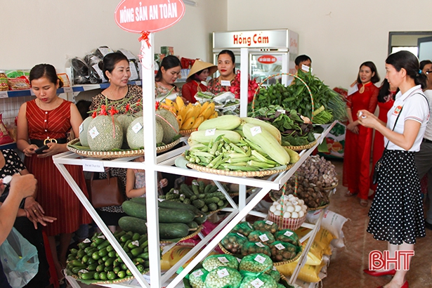 Cửa hàng sản phẩm OCOP đầu tiên ở Can Lộc đi vào hoạt động