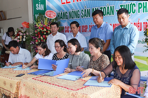 Cửa hàng sản phẩm OCOP đầu tiên ở Can Lộc đi vào hoạt động