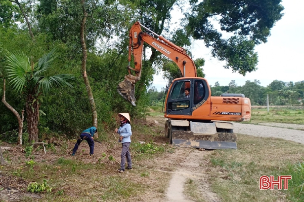 Người góp 100 triệu, người góp 40 triệu làm giao thông nông thôn tại xã miền núi Hà Tĩnh