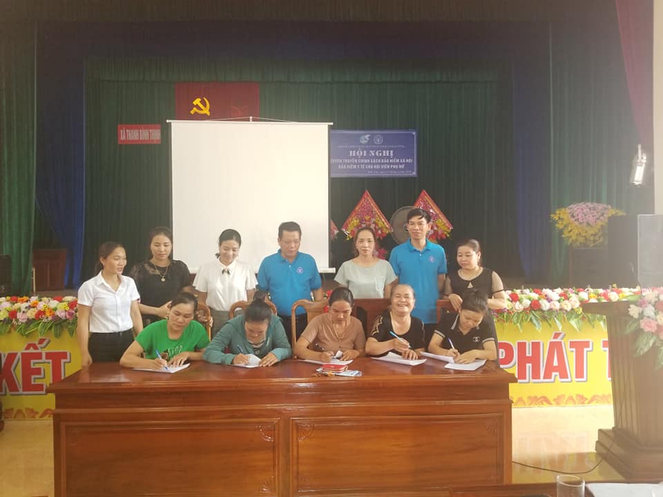 Các HV Tham gia viết tờ khai tham gia BH Tự nguyện 102725