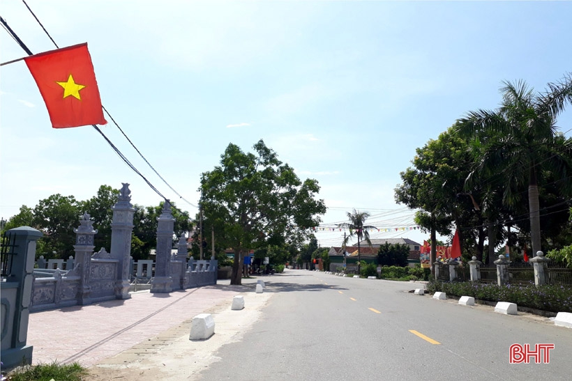 Người thương binh dỡ nhà, hiến đất mở đường ở Hà Tĩnh: “Tôi xem cống hiến của mình như một bông hoa dâng Đảng”