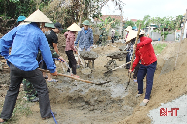 Lộc Hà ra quân làm nông thôn mới mừng thành công Đại hội Đảng bộ huyện