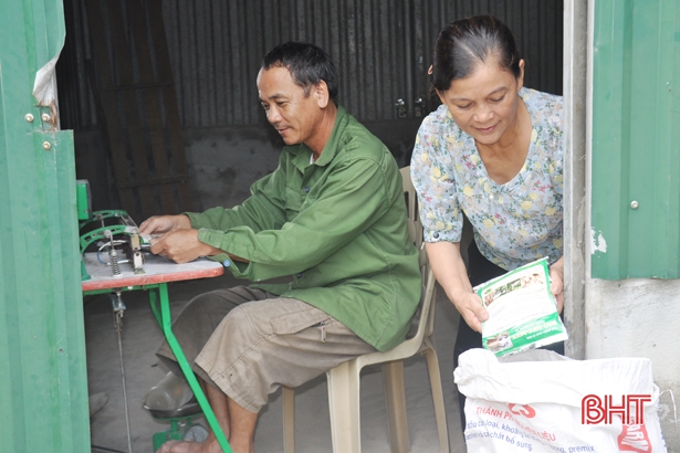 Những “đại gia chân đất” hùn vốn mở xưởng sản xuất men vi sinh ở Can Lộc