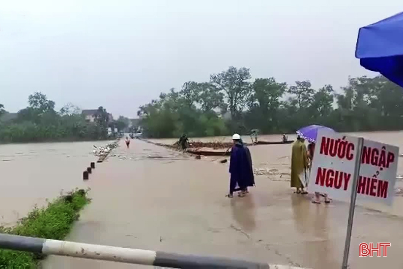 Lũ trên các sông đang lên, Chủ tịch UBND tỉnh Hà Tĩnh chỉ đạo ứng phó