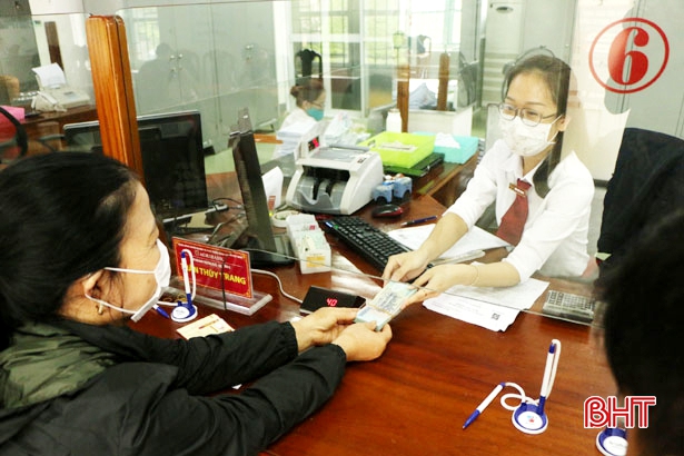 Các ngân hàng Hà Tĩnh “tung” khuyến mãi, thu hút tiền gửi sau tết