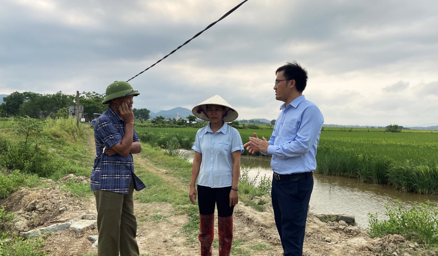 a023 ong nguyen thanh hai pct ubnd huyen dong hanh cung ba con