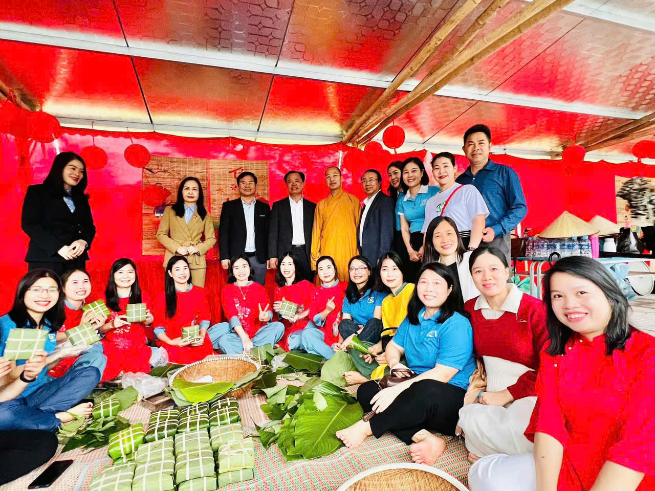 anh 3 cac doi thi tham gia goi banh