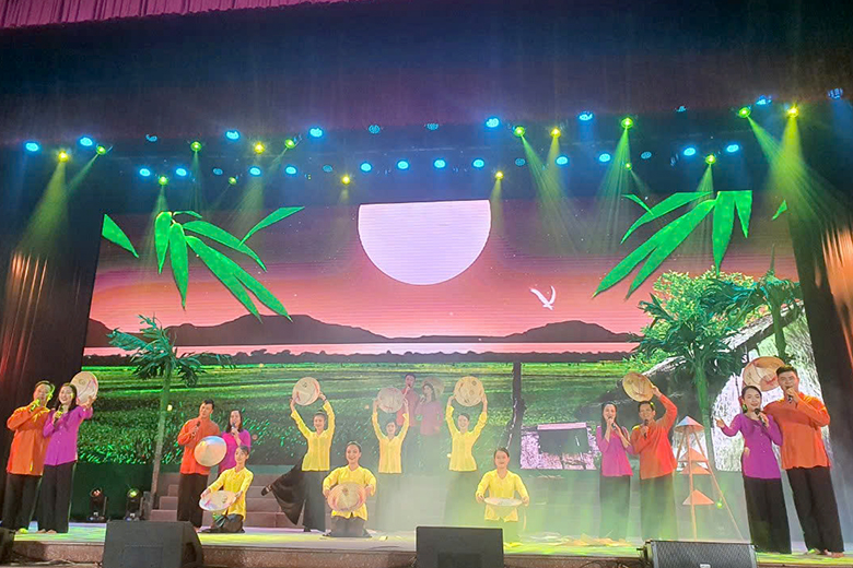 tiet muc phuong non dem trang cua cau lac bo dan ca vi giam nguyen cong tru tham gia lien hoan dan ca vi giam nghe tinh lan thu v nam 2023