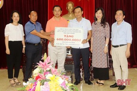 Hỗ trợ 600 triệu đồng xây nhà đại đoàn kết cho người nghèo Hà Tĩnh