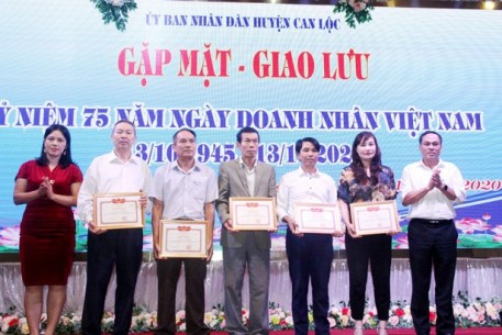 Can Lộc và Hương Khê gặp mặt, tôn vinh doanh nghiệp, HTX tiêu biểu