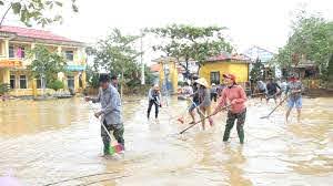 Tập trung hỗ trợ người dân bị thiên tai sửa chữa nhà cửa, trường học, khôi phục sản xuất