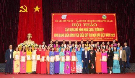 Hội thảo xây dựng “mô hình nhà sạch, vườn đẹp” vinh danh điển hình tiêu biểu đợt thi đua đặc biệt năm 2020.