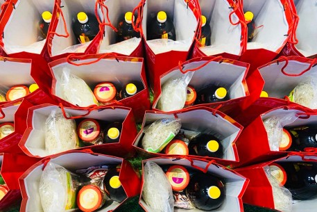 Sản phẩm OCOP Hà Tĩnh vào giỏ quà tết, nhiều mặt hàng cung không đủ cầu