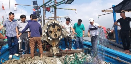 Khai thác thân thiện môi trường, ngư dân Hà Tĩnh “sống khoẻ” với nghề biển