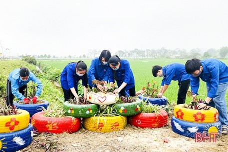 Tuổi trẻ Đức Thọ biến “điểm đen” rác thải thành vườn hoa rực rỡ