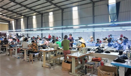 Doanh nghiệp Hương Khê tập trung sản xuất kinh doanh gắn với phòng chống dịch Covid-19