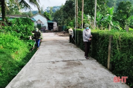Người dân Vũ Quang điều chỉnh nhịp sống, “thích nghi” với dịch bệnh