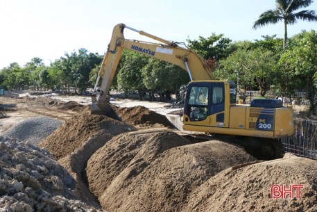 Công trường trọng điểm ở TP Hà Tĩnh lại rộn vang tiếng máy