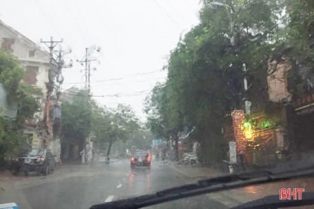 Ảnh hưởng áp thấp nhiệt đới, Hà Tĩnh có mưa to, có nơi rất to