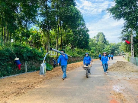 Đoàn Thanh niên xã Kim Hoa: Làm mới 5km đường điện thắp sáng làng quê