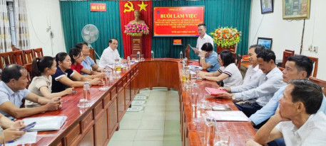 Liên minh HTX Hà Tĩnh khảo sát tình hình kinh tế tập thể tại xã Tứ Mỹ