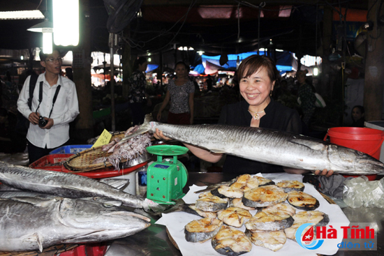 khai truong hang loat diem kinh doanh hai san an toan