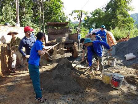 Tuổi trẻ huyện Vũ Quang đảm nhận các phần việc giúp địa phương cũng cố và nâng cao chất lượng các tiêu chí NTM