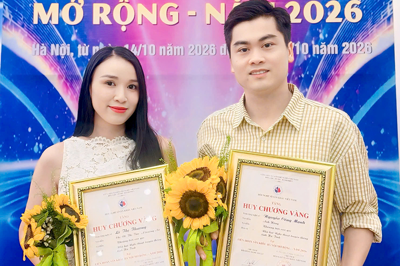 anh 2 dien vien nguyen cong manh va le thi thuong nhan hcv ca nhan tai lien hoan